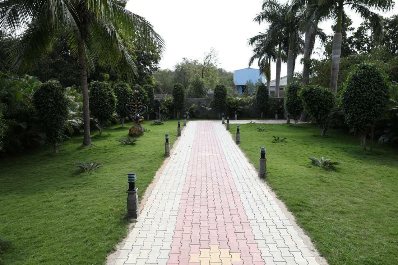 Celebrity Resort Chennai Tambaram Exterior photo