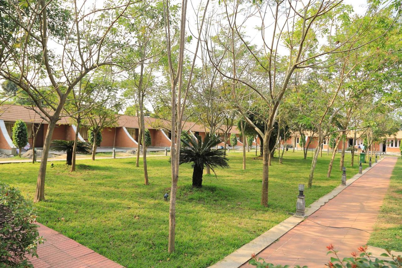 Celebrity Resort Chennai Tambaram Exterior photo